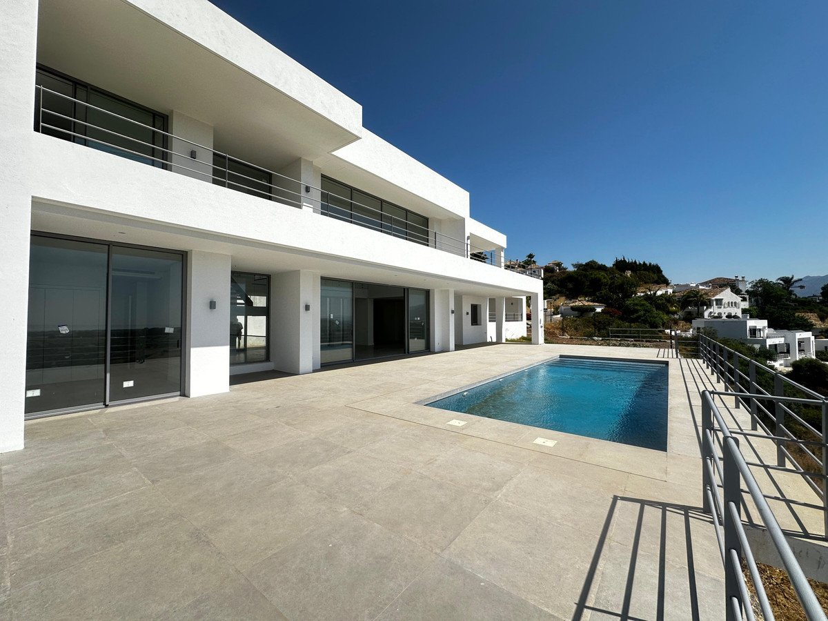 5 Bed Detached Villa in Benahavís