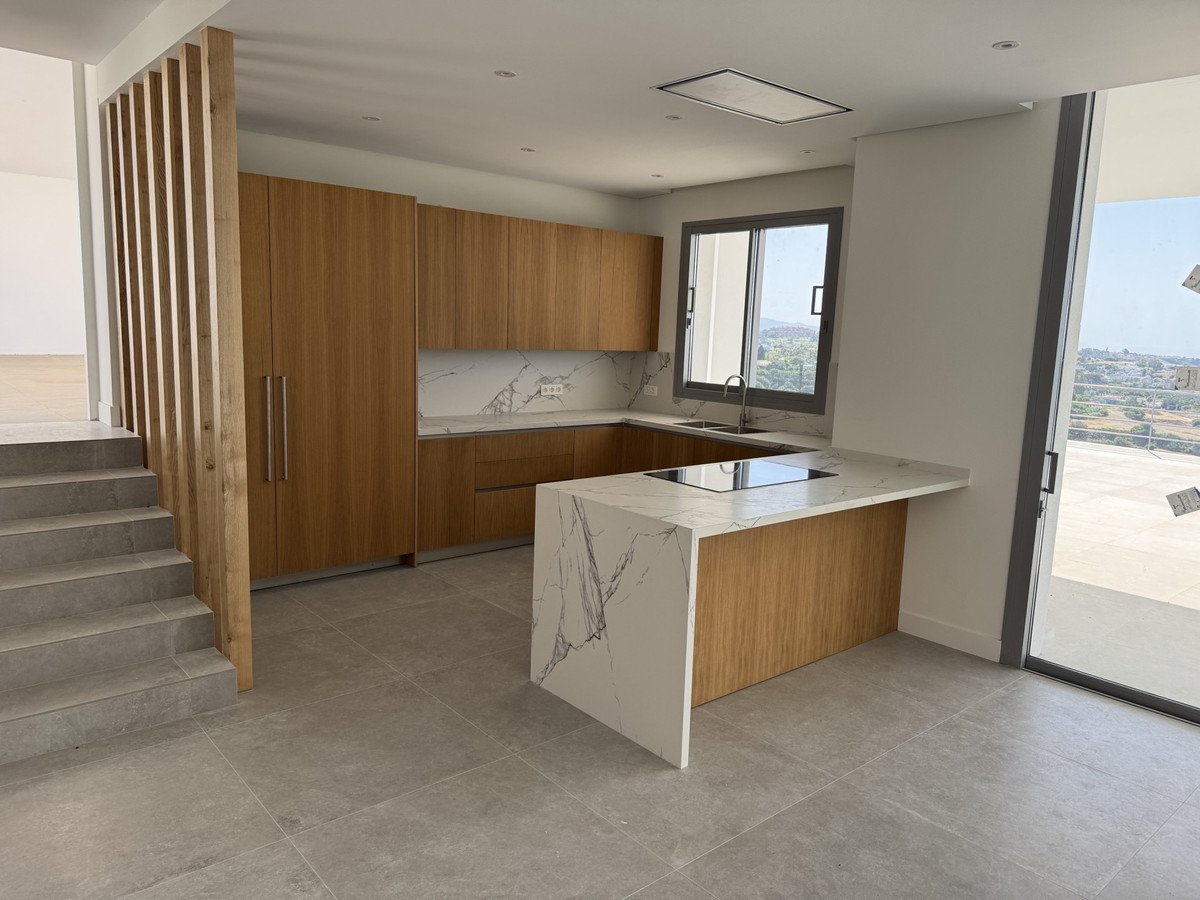 5 Bed Detached Villa in Benahavís