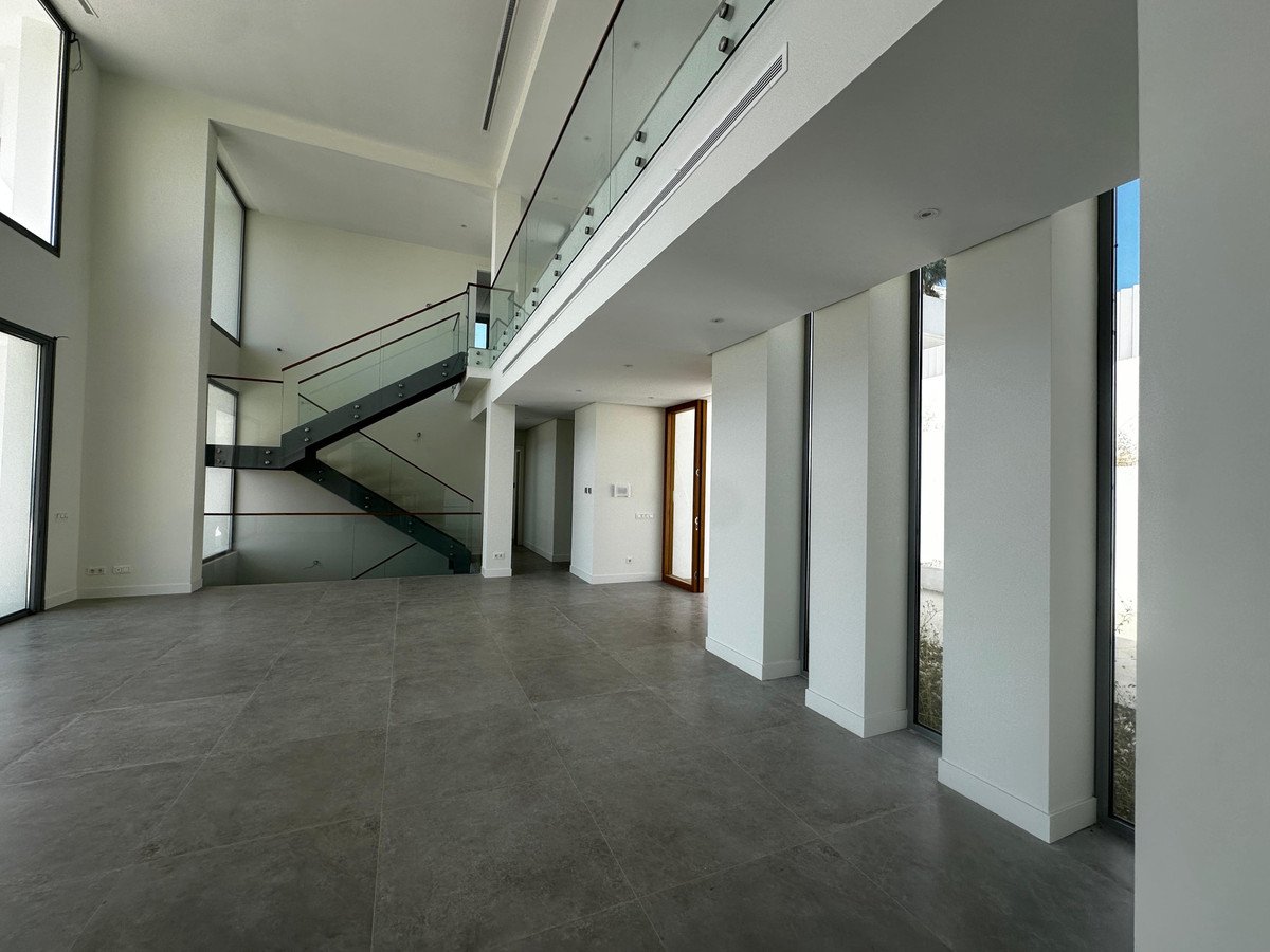 5 Bed Detached Villa in Benahavís