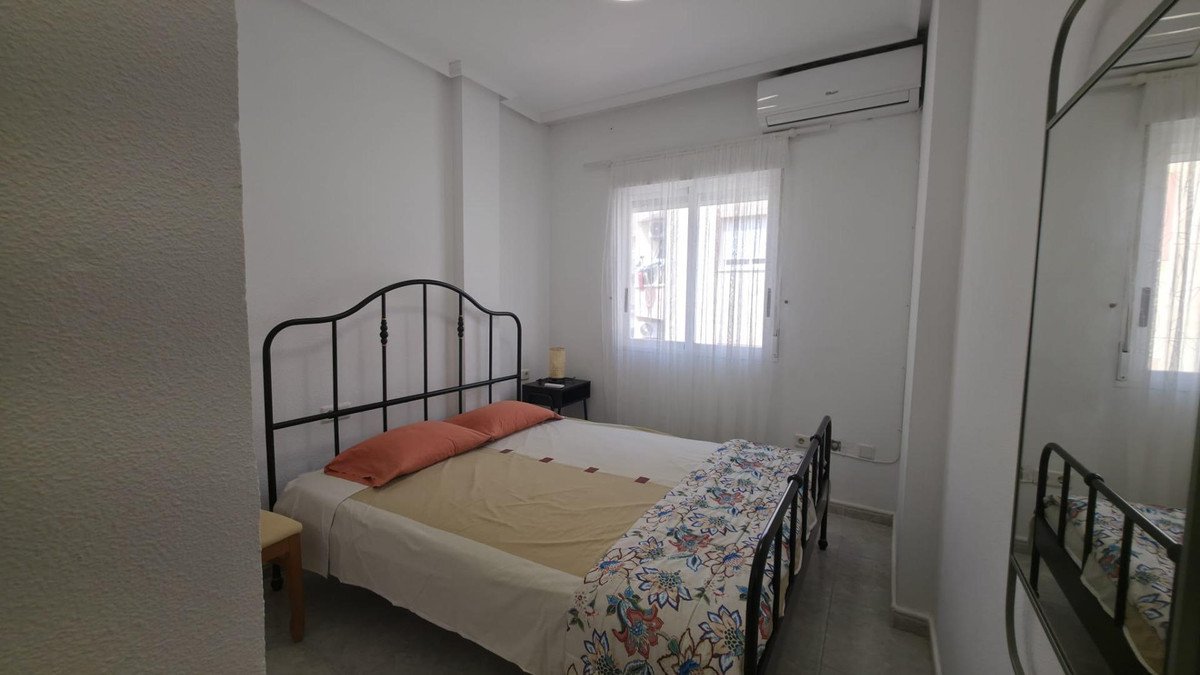 1 Bed Middle Floor Apartment in Torrevieja