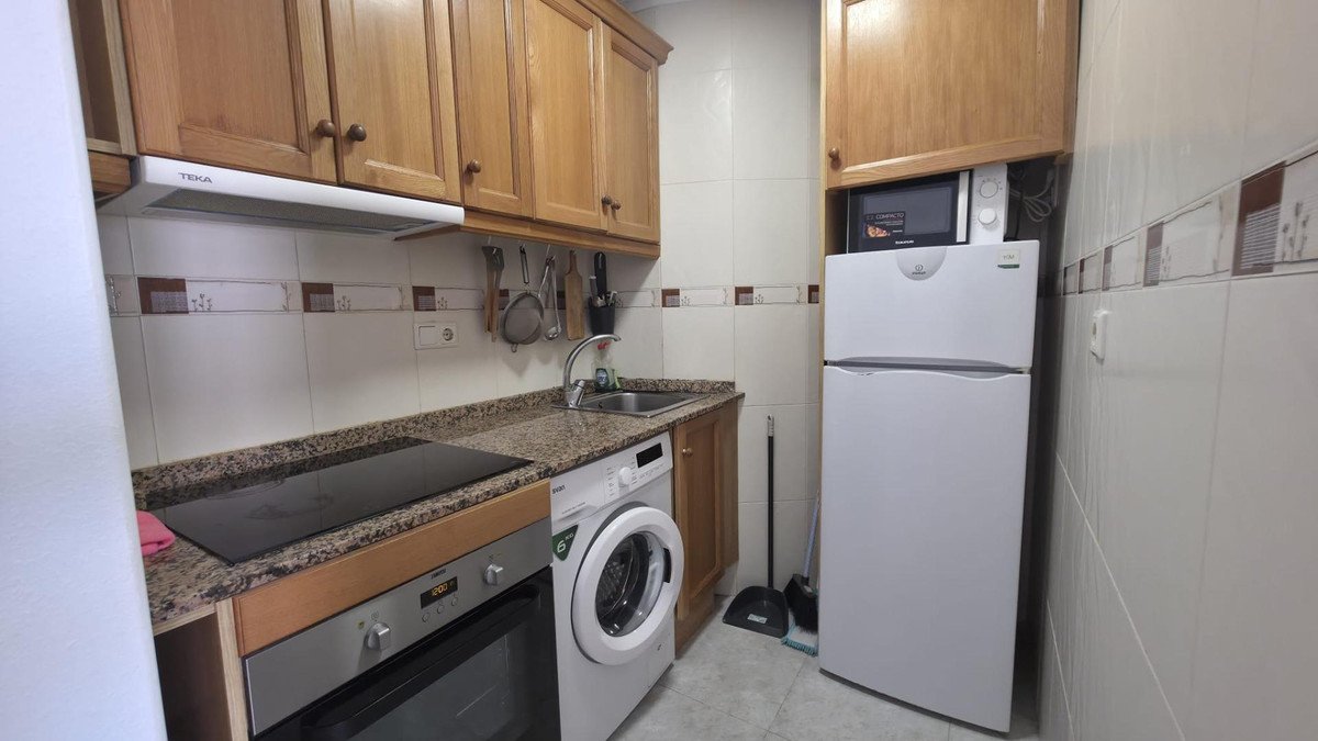 1 Bed Middle Floor Apartment in Torrevieja