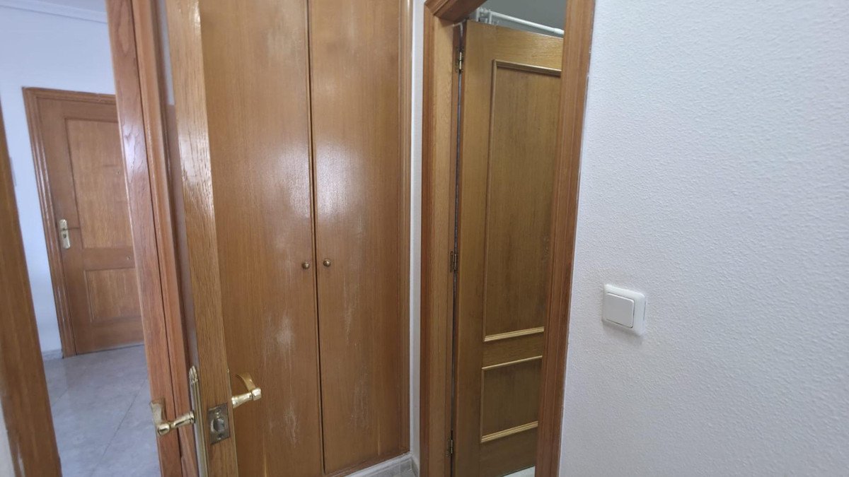 1 Bed Middle Floor Apartment in Torrevieja
