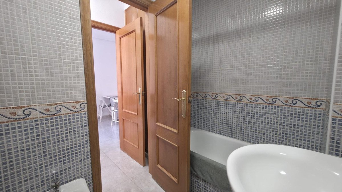 1 Bed Middle Floor Apartment in Torrevieja