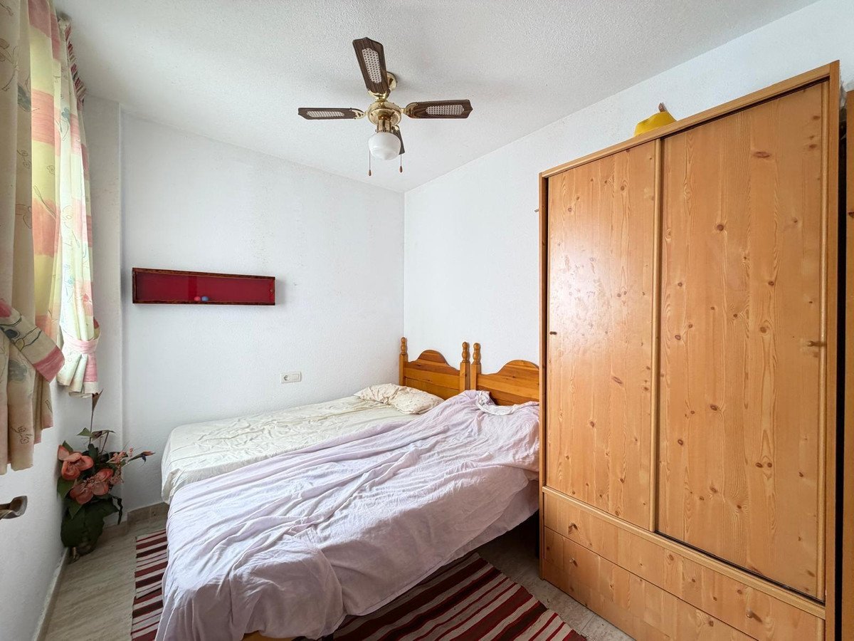 2 Bed Middle Floor Apartment in Torrevieja