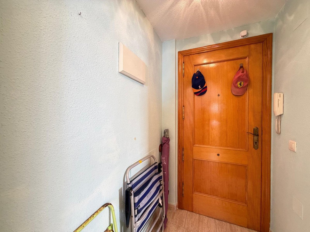 2 Bed Middle Floor Apartment in Torrevieja