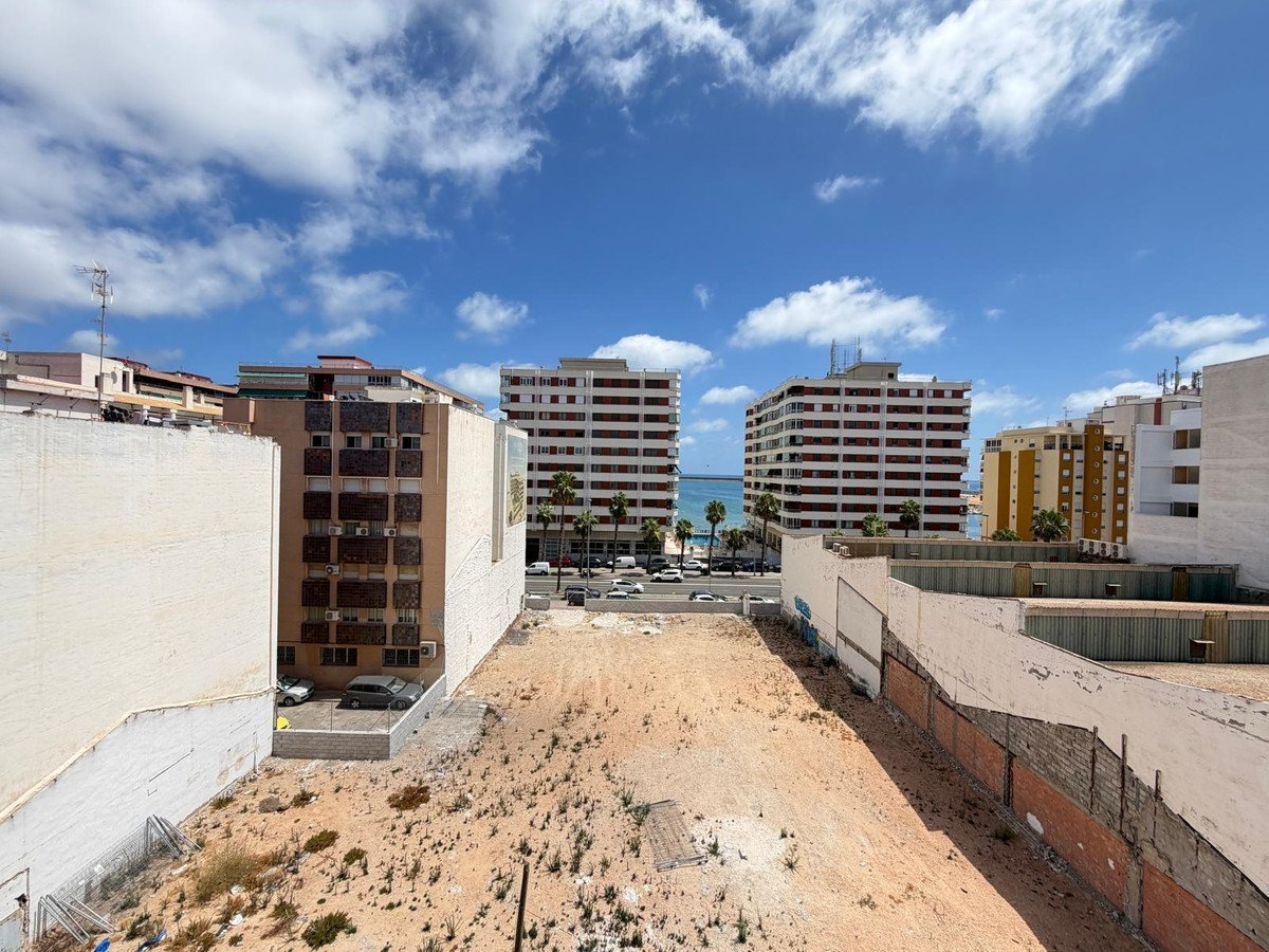 2 Bed Middle Floor Apartment in Torrevieja