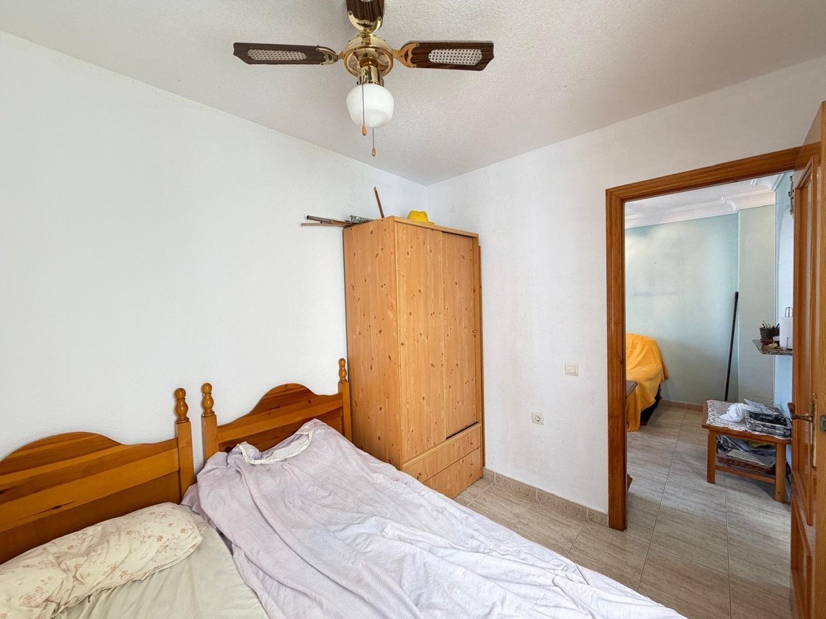 2 Bed Middle Floor Apartment in Torrevieja