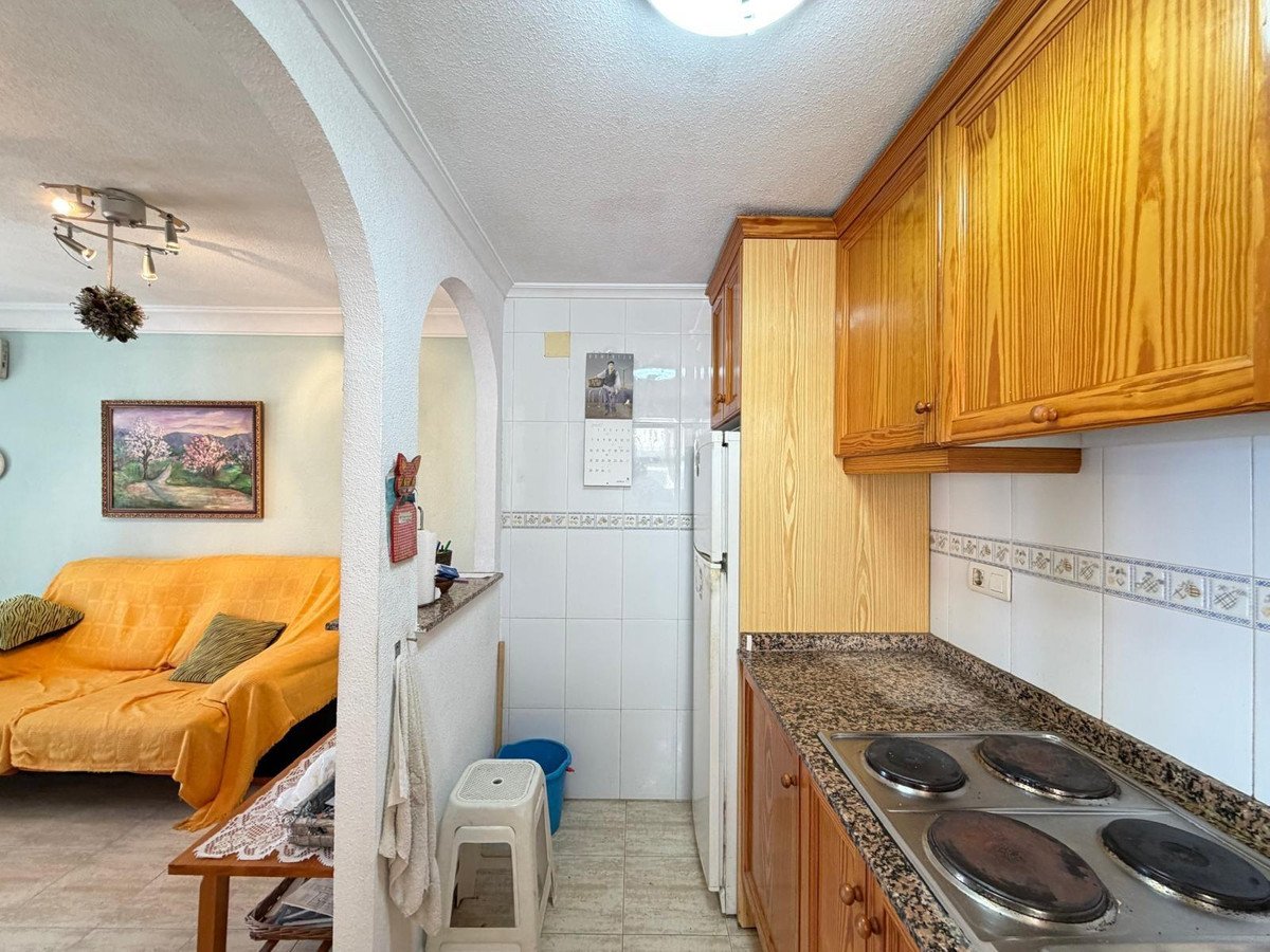 2 Bed Middle Floor Apartment in Torrevieja