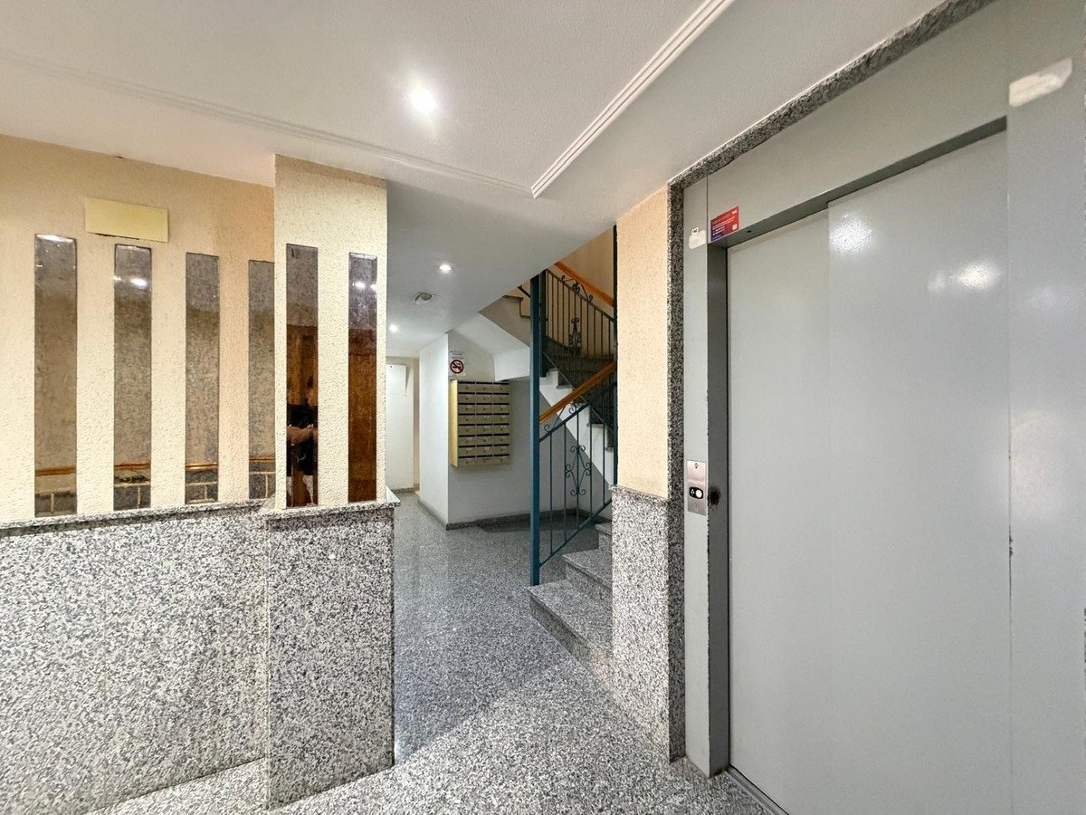 2 Bed Middle Floor Apartment in Torrevieja