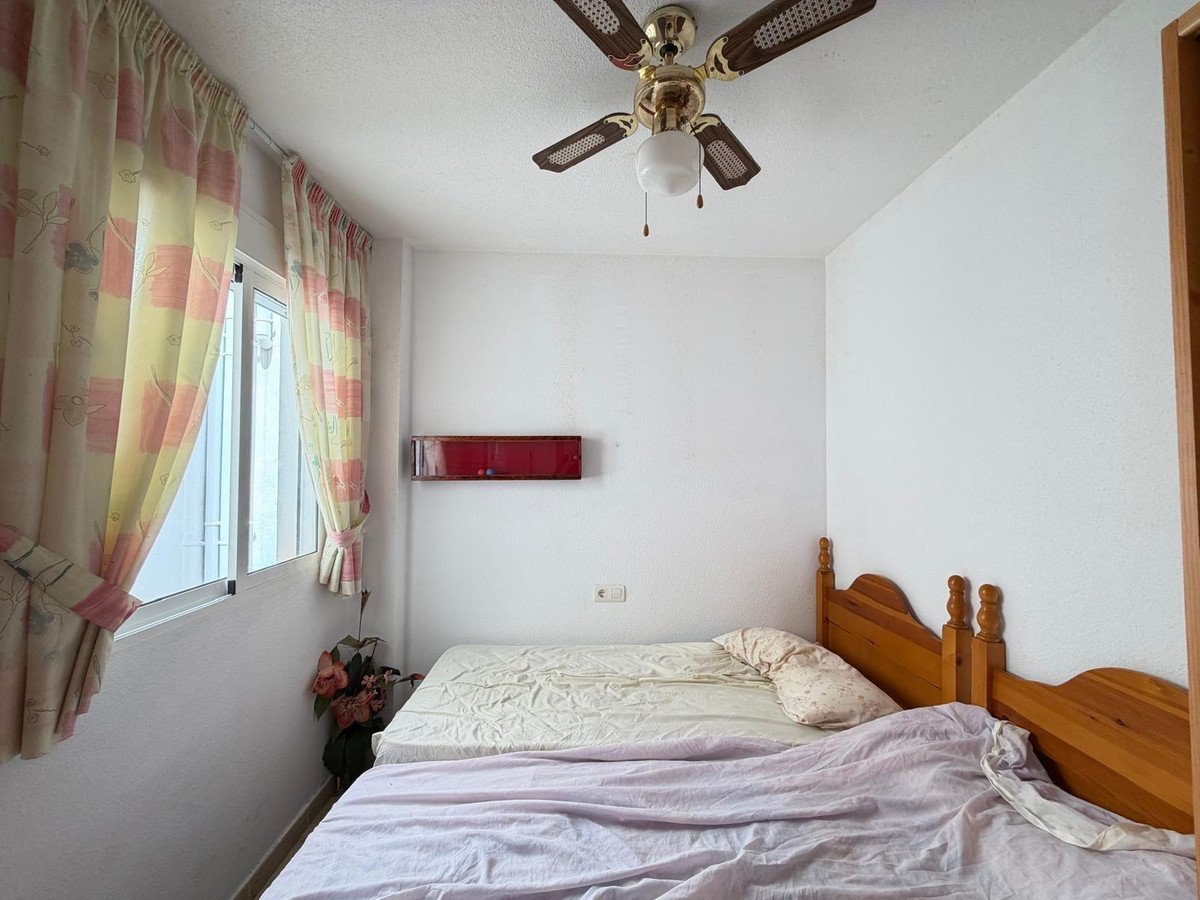 2 Bed Middle Floor Apartment in Torrevieja