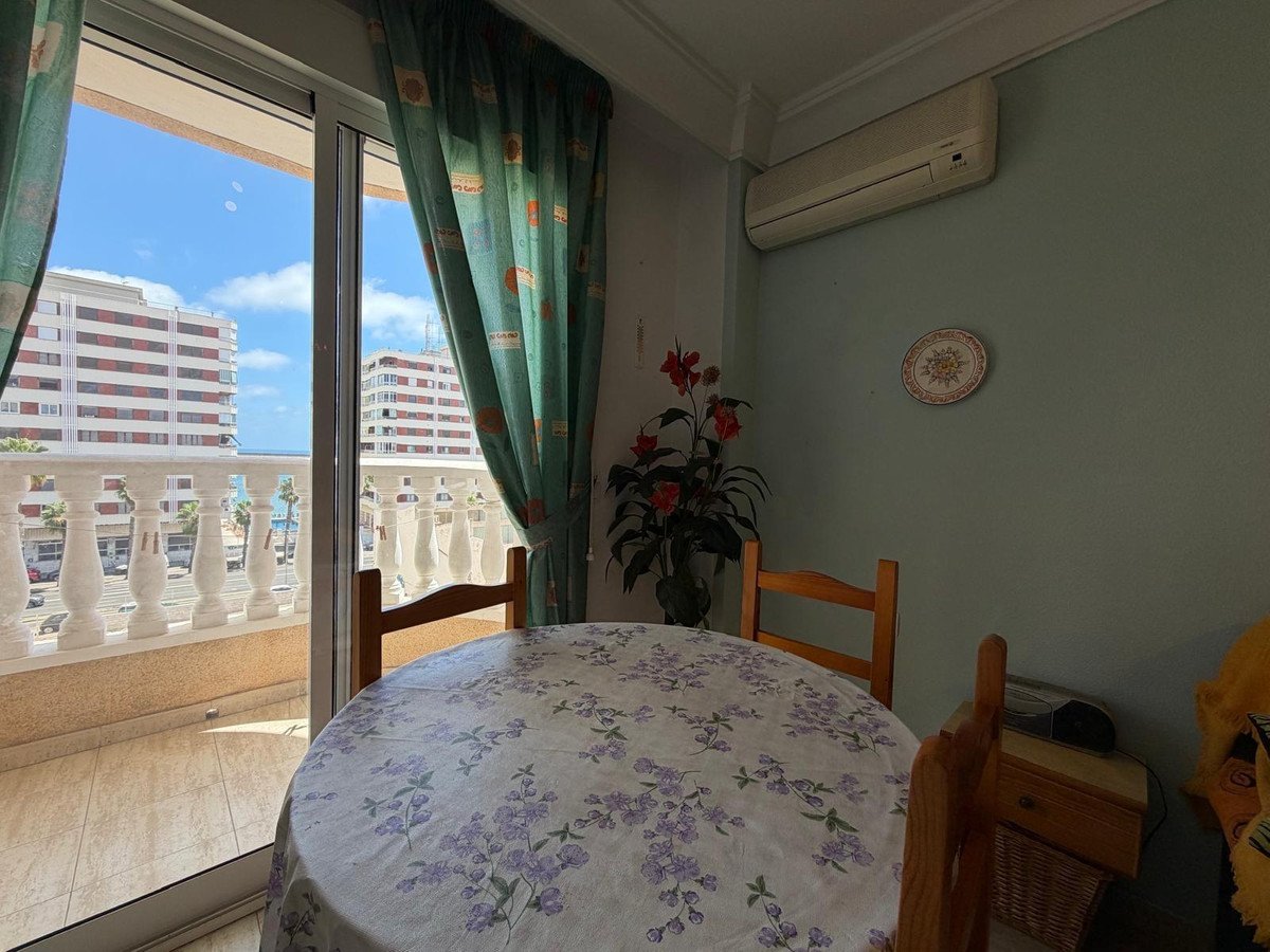2 Bed Middle Floor Apartment in Torrevieja