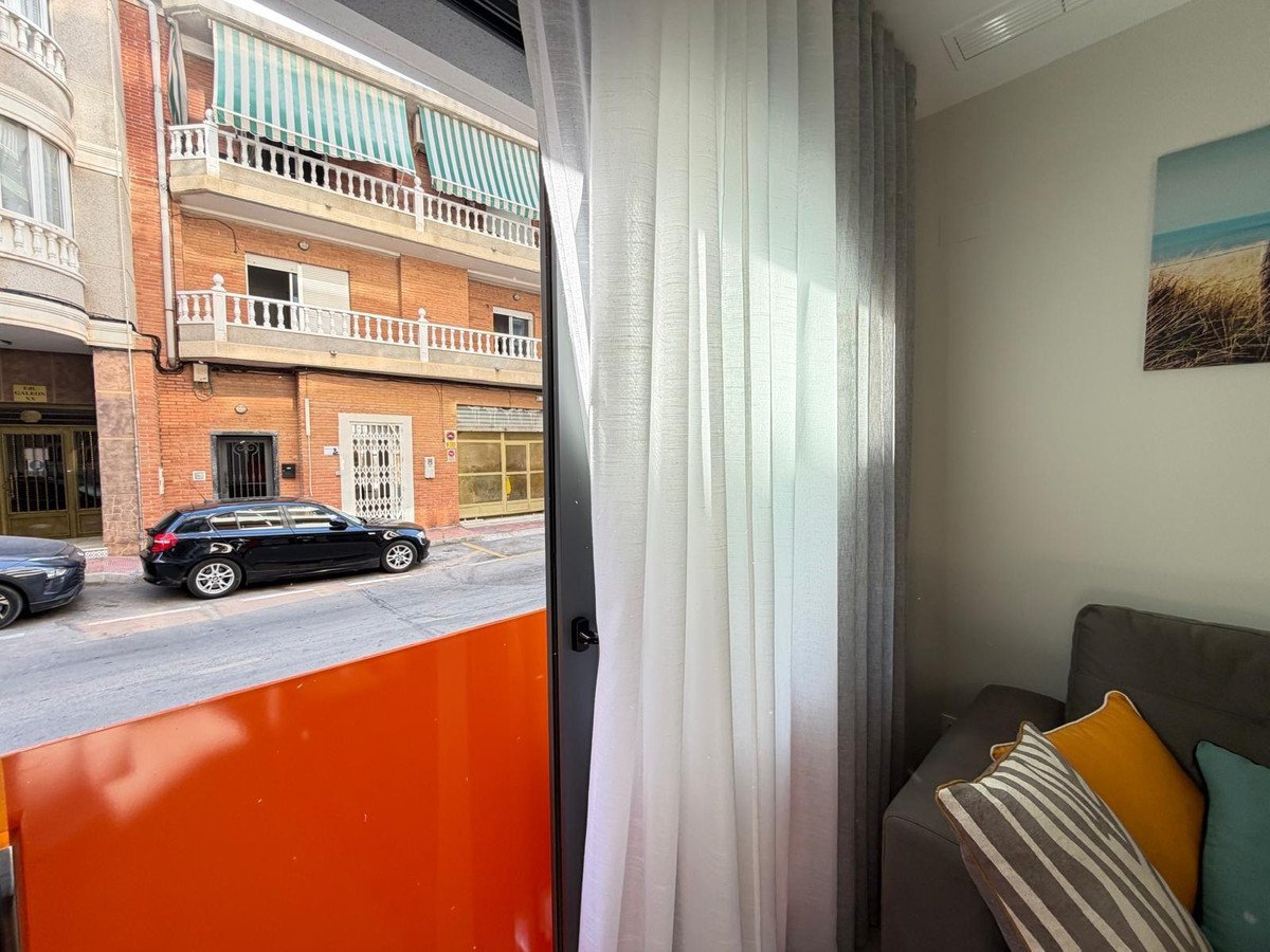 1 Bed Middle Floor Apartment in Torrevieja