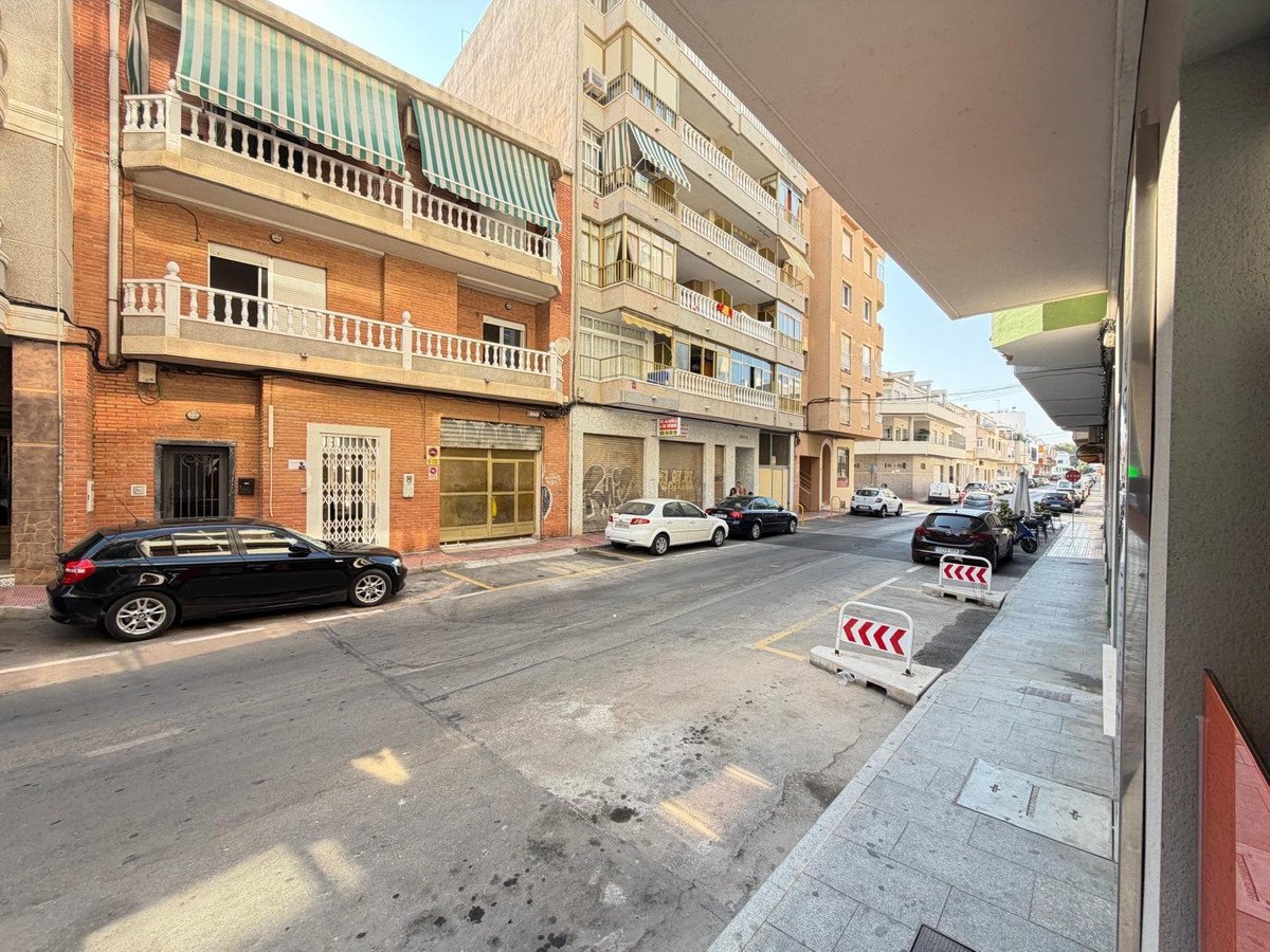1 Bed Middle Floor Apartment in Torrevieja