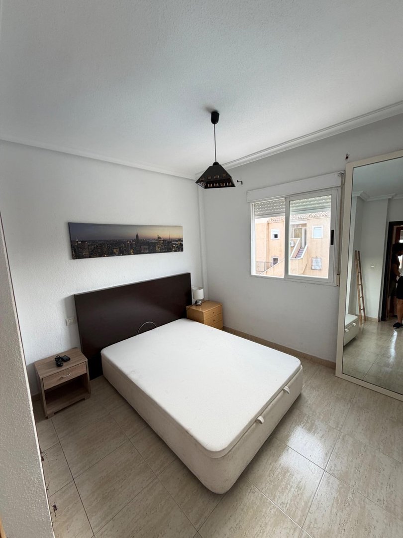 2 Bed Middle Floor Apartment in Torrevieja