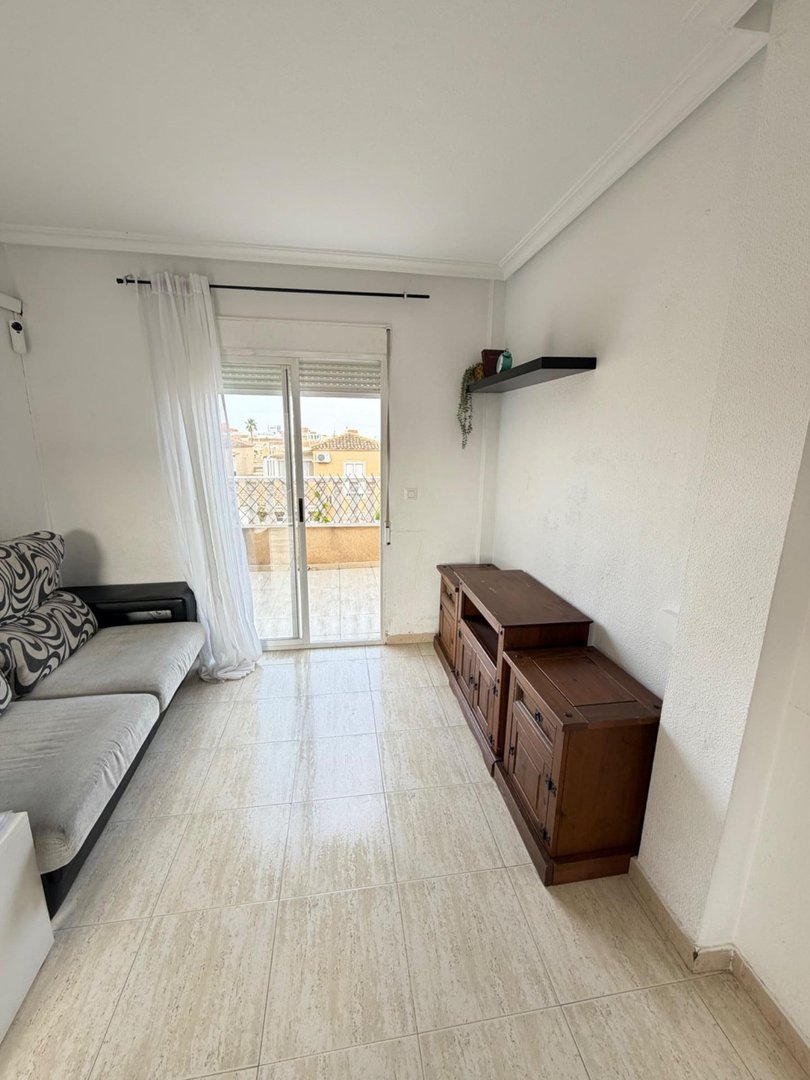2 Bed Middle Floor Apartment in Torrevieja