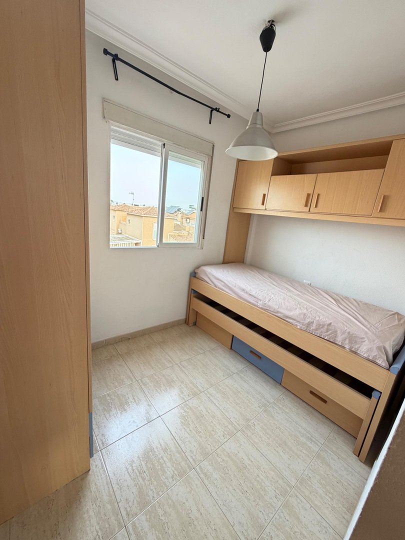 2 Bed Middle Floor Apartment in Torrevieja