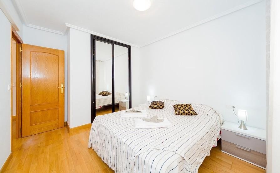 2 Bed Middle Floor Apartment in Torrevieja