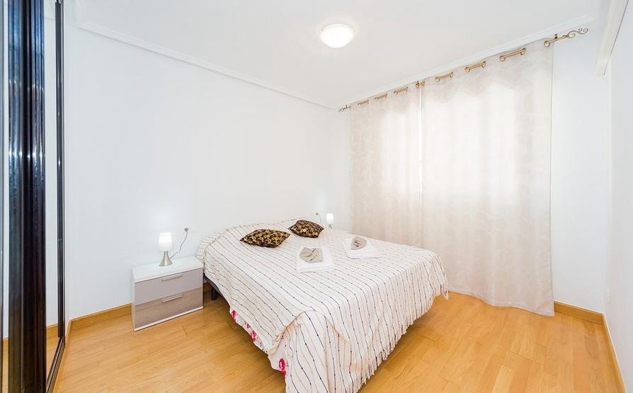 2 Bed Middle Floor Apartment in Torrevieja