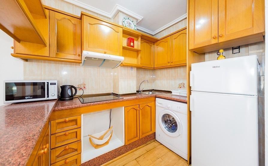 2 Bed Middle Floor Apartment in Torrevieja