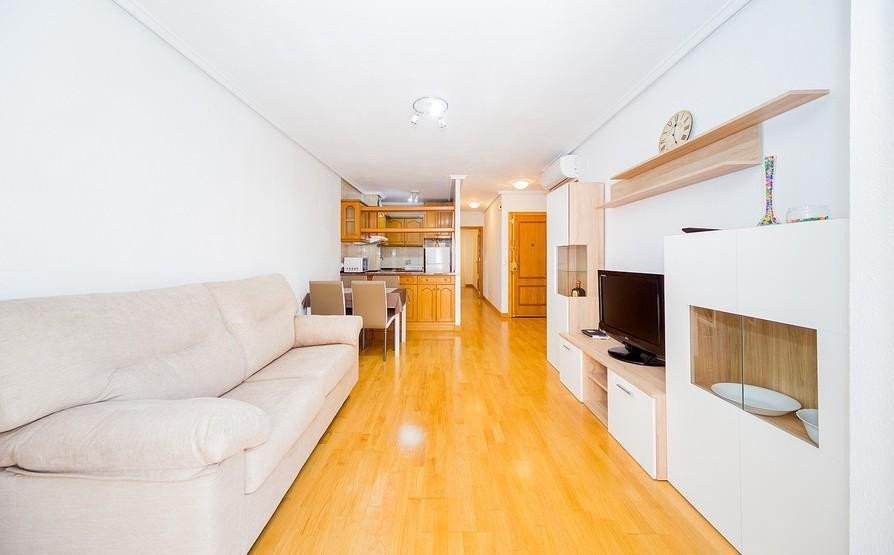 2 Bed Middle Floor Apartment in Torrevieja