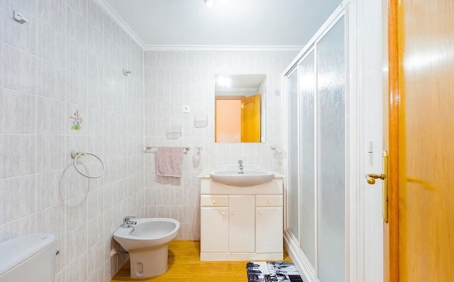 2 Bed Middle Floor Apartment in Torrevieja
