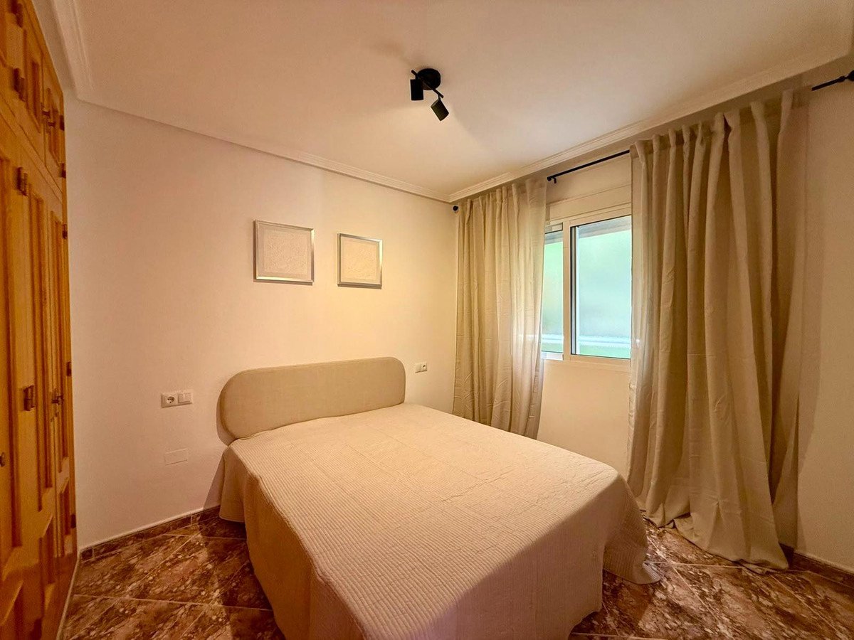 2 Bed Middle Floor Apartment in Torrevieja