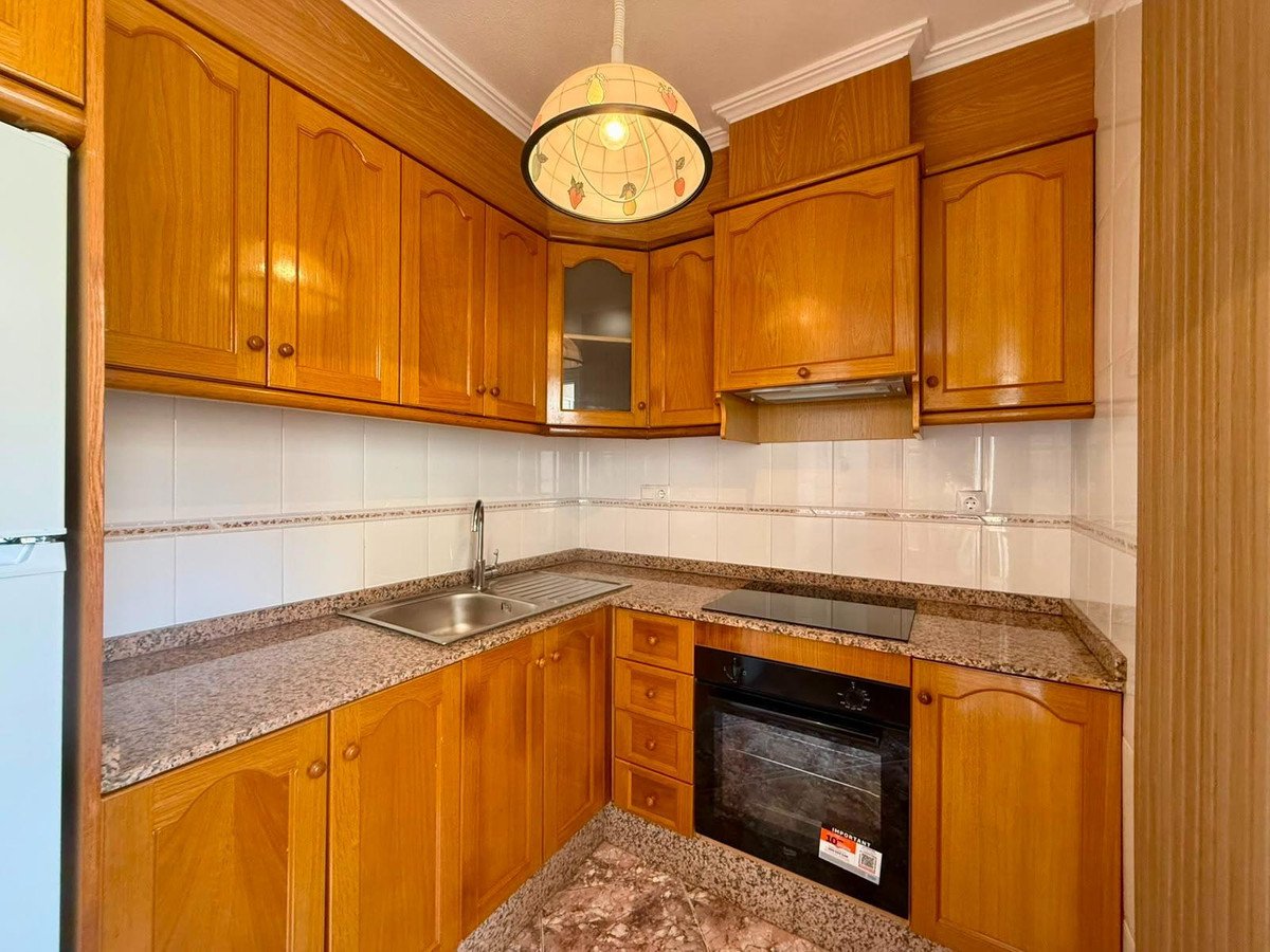 2 Bed Middle Floor Apartment in Torrevieja