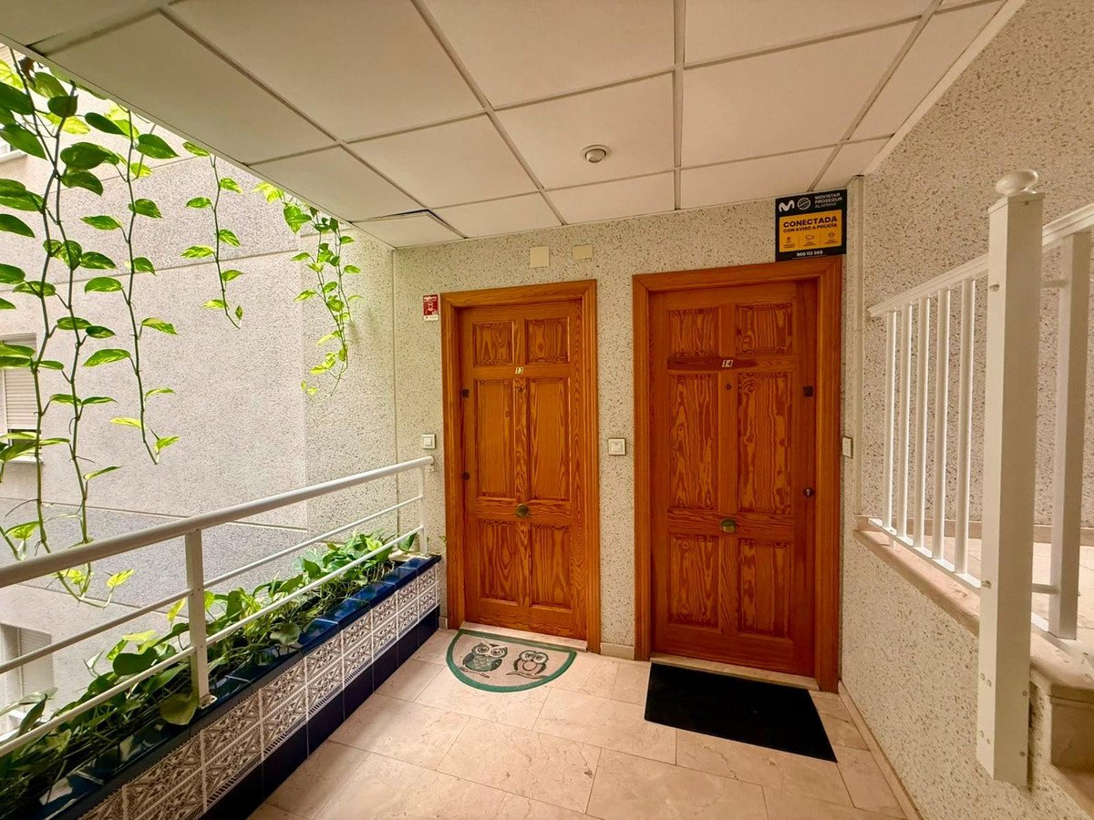 2 Bed Middle Floor Apartment in Torrevieja