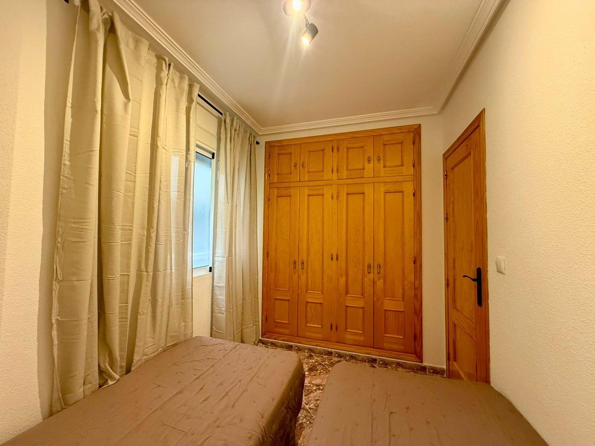 2 Bed Middle Floor Apartment in Torrevieja