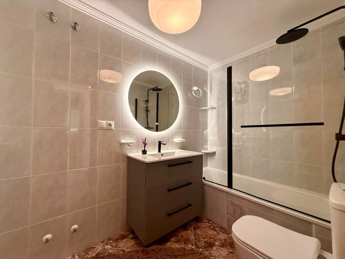 2 Bed Middle Floor Apartment in Torrevieja