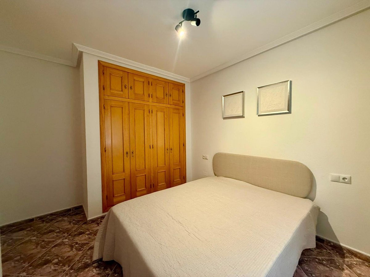 2 Bed Middle Floor Apartment in Torrevieja