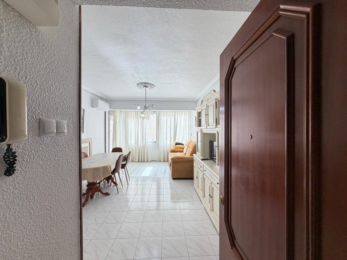3 Bed Middle Floor Apartment in Torrevieja