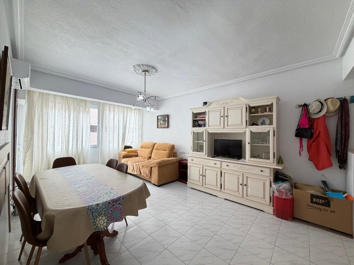 3 Bed Middle Floor Apartment in Torrevieja
