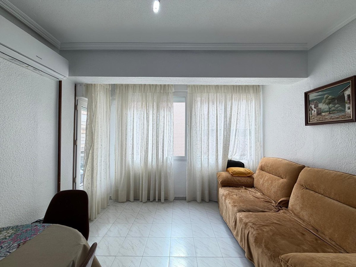 3 Bed Middle Floor Apartment in Torrevieja