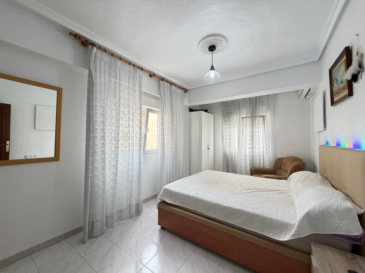 3 Bed Middle Floor Apartment in Torrevieja
