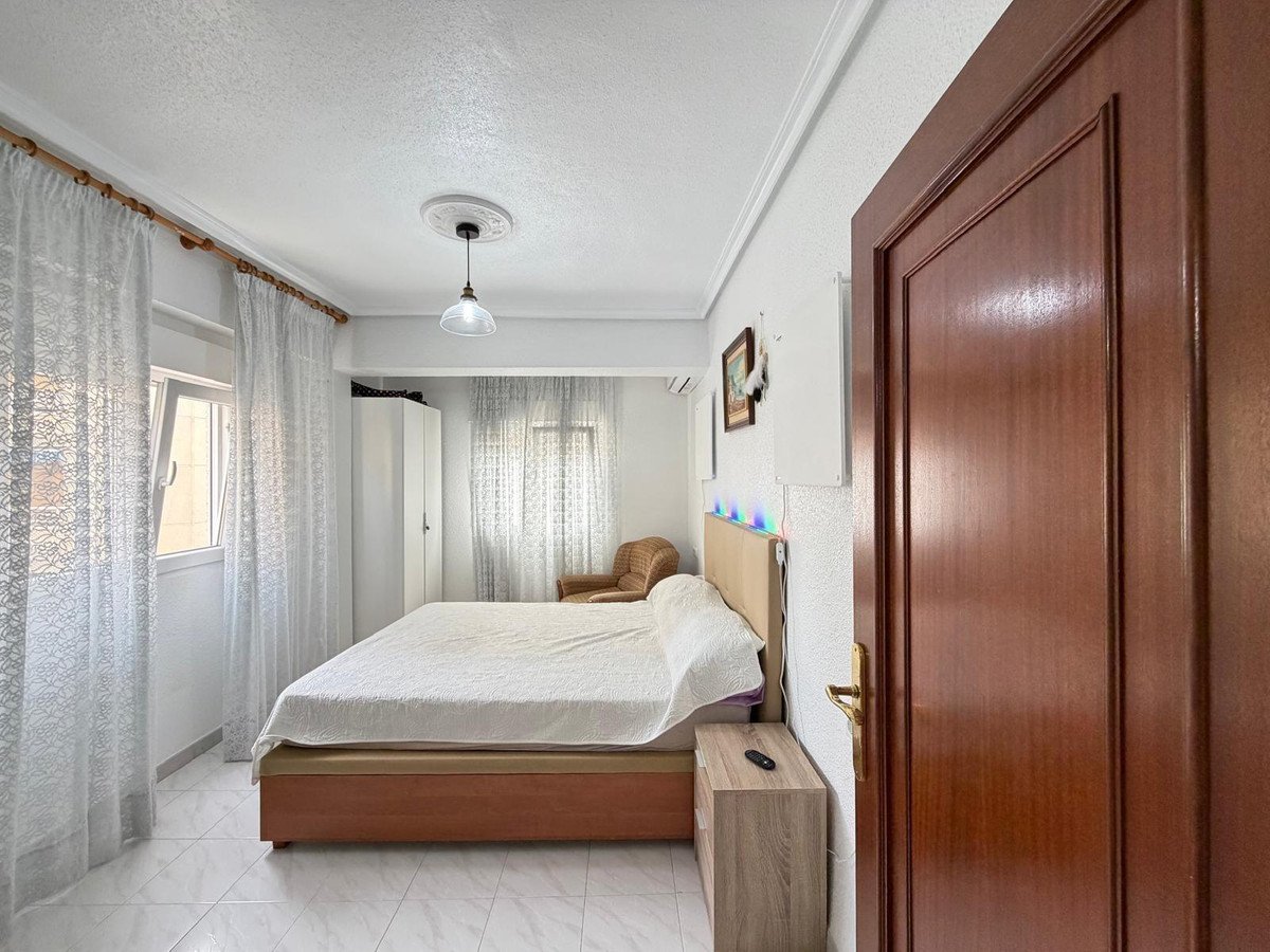 3 Bed Middle Floor Apartment in Torrevieja