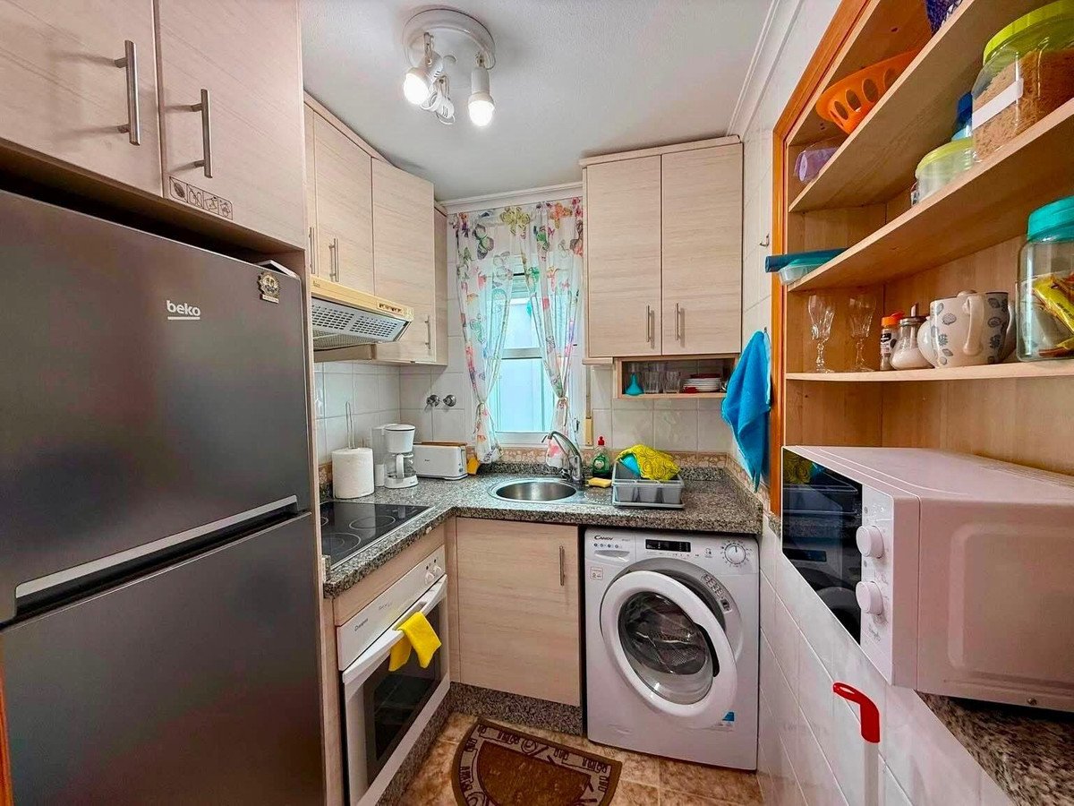 2 Bed Middle Floor Apartment in Torrevieja