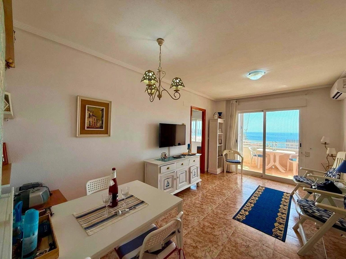 2 Bed Middle Floor Apartment in Torrevieja