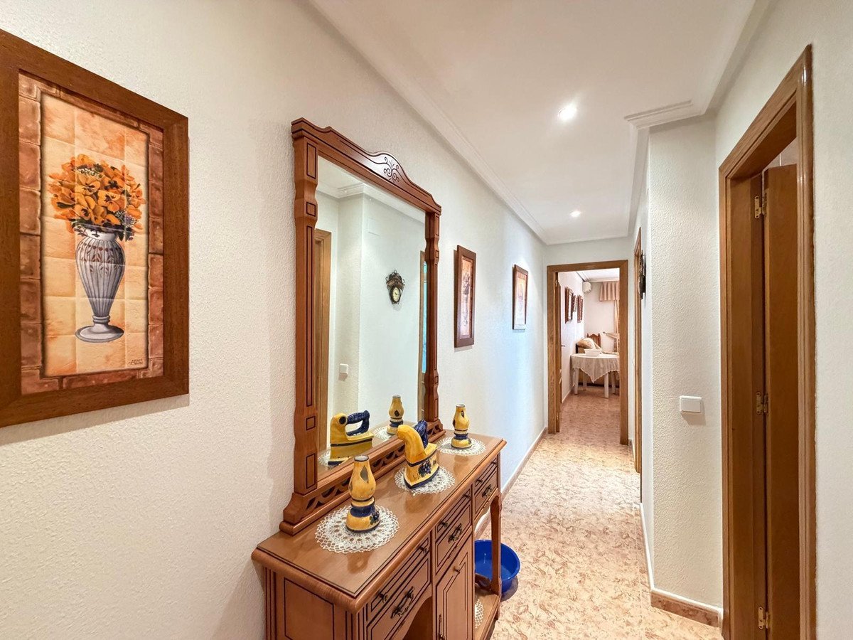 3 Bed Middle Floor Apartment in Torrevieja