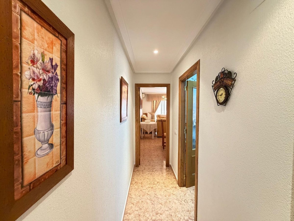 3 Bed Middle Floor Apartment in Torrevieja