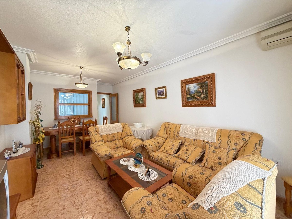 3 Bed Middle Floor Apartment in Torrevieja