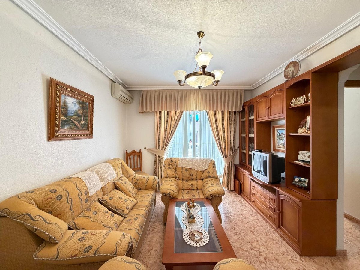 3 Bed Middle Floor Apartment in Torrevieja