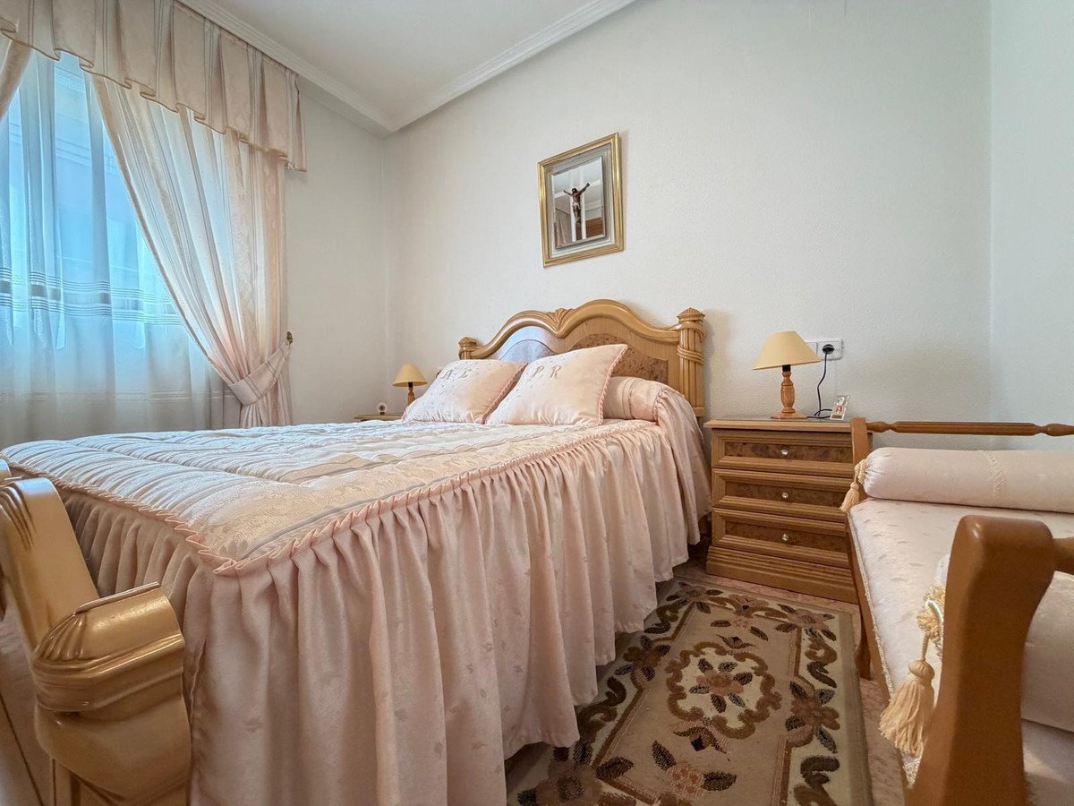 3 Bed Middle Floor Apartment in Torrevieja