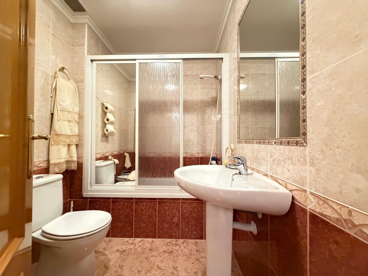 3 Bed Middle Floor Apartment in Torrevieja