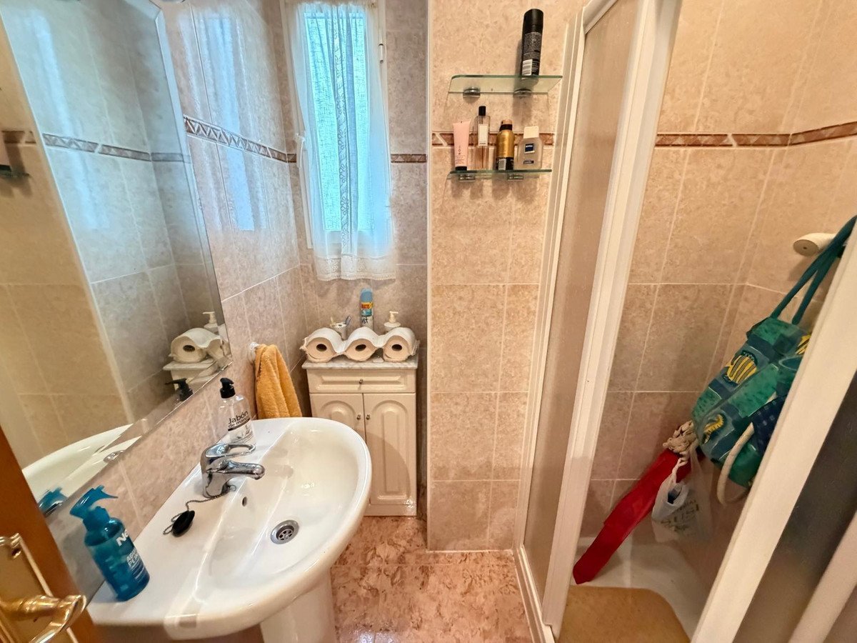 3 Bed Middle Floor Apartment in Torrevieja