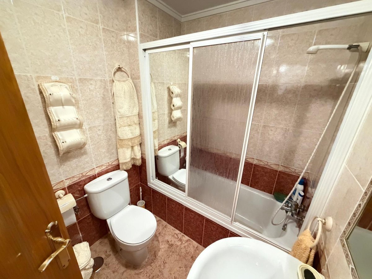 3 Bed Middle Floor Apartment in Torrevieja