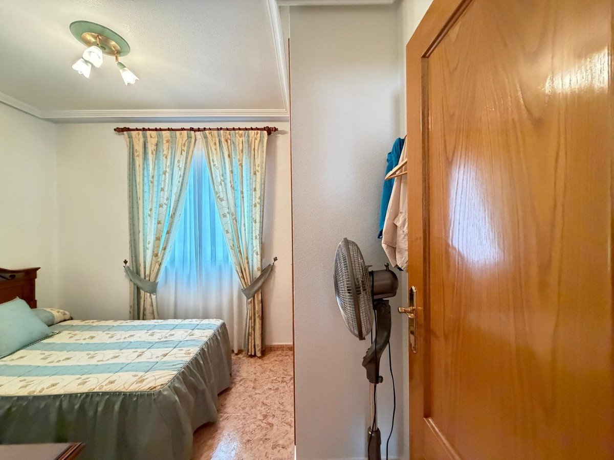 3 Bed Middle Floor Apartment in Torrevieja