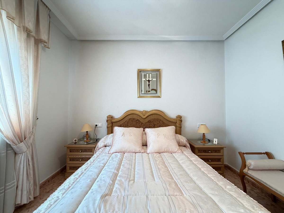 3 Bed Middle Floor Apartment in Torrevieja