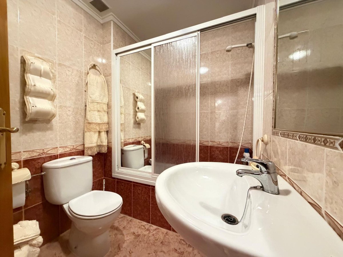 3 Bed Middle Floor Apartment in Torrevieja