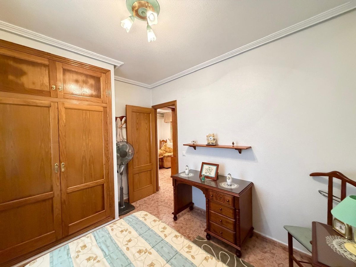 3 Bed Middle Floor Apartment in Torrevieja